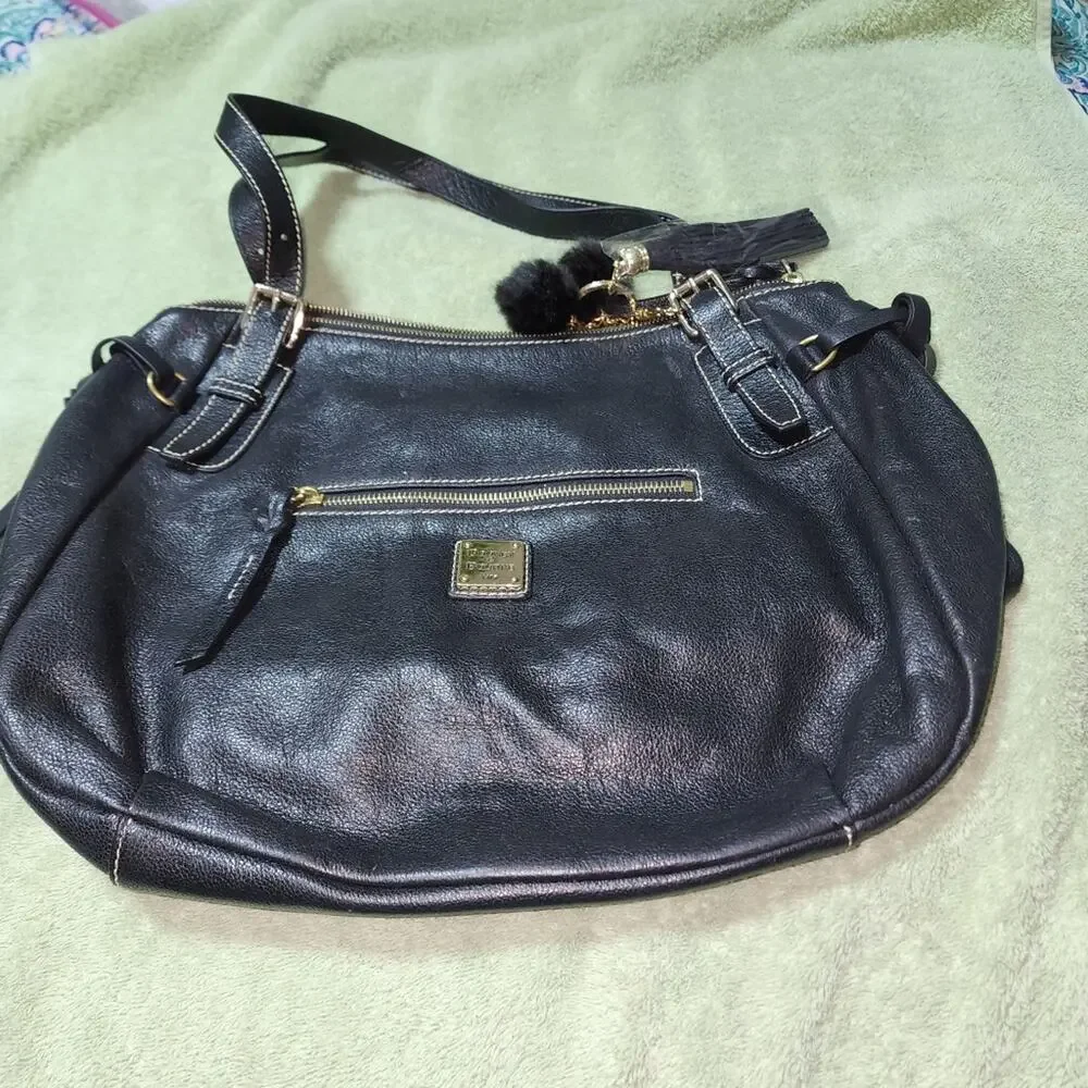 DOONEY BOURKE EUC LRG BLACK LEATHER HOBO BAG